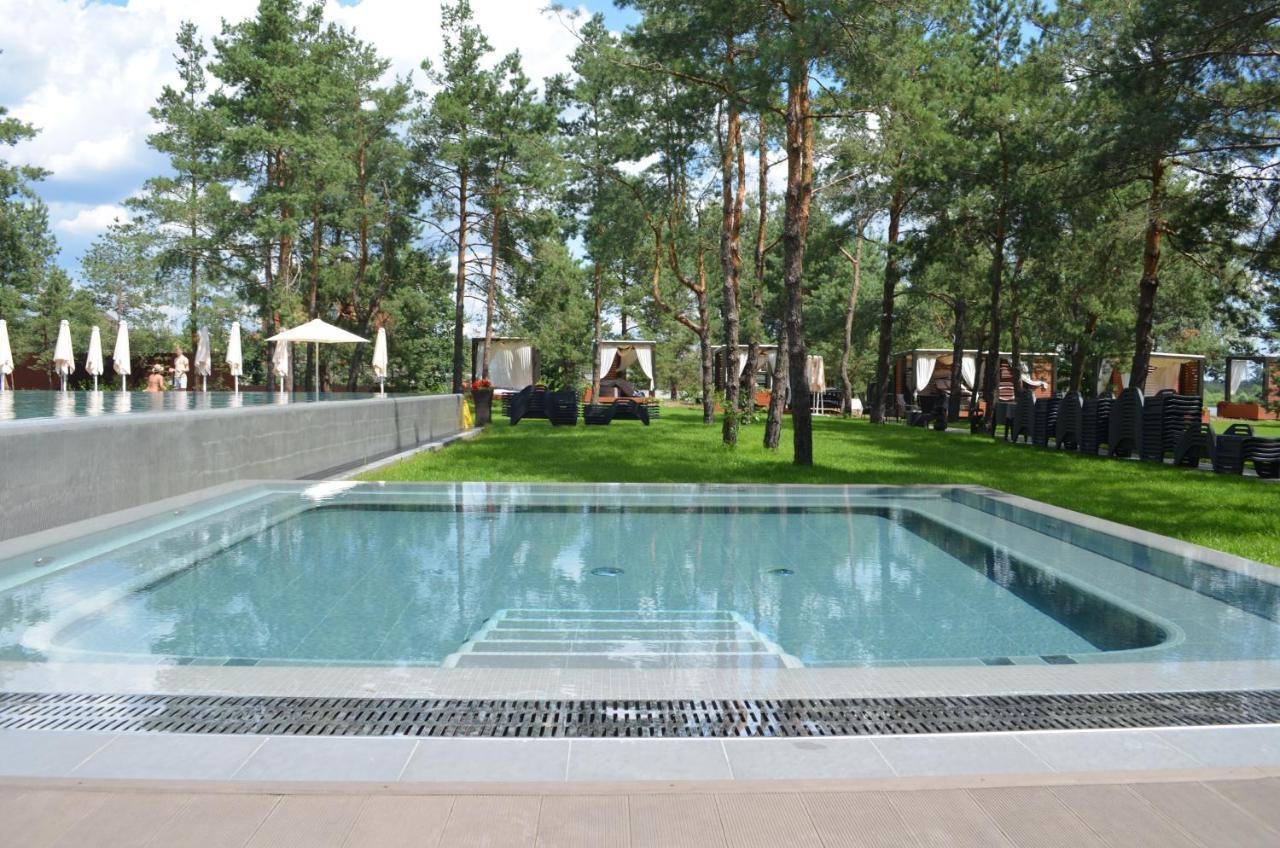 Sobi Hotel Wyschhorod Exterior foto
